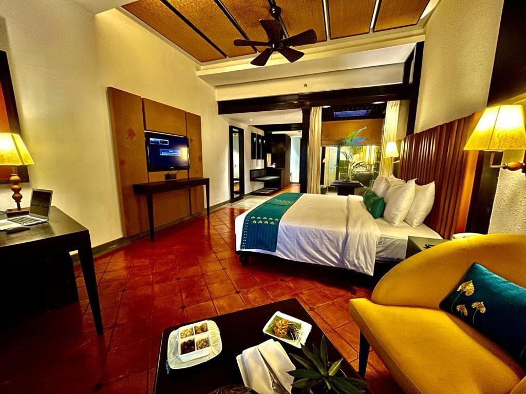 Plumeria Lake Resort & Spa Vayalar Exterior photo